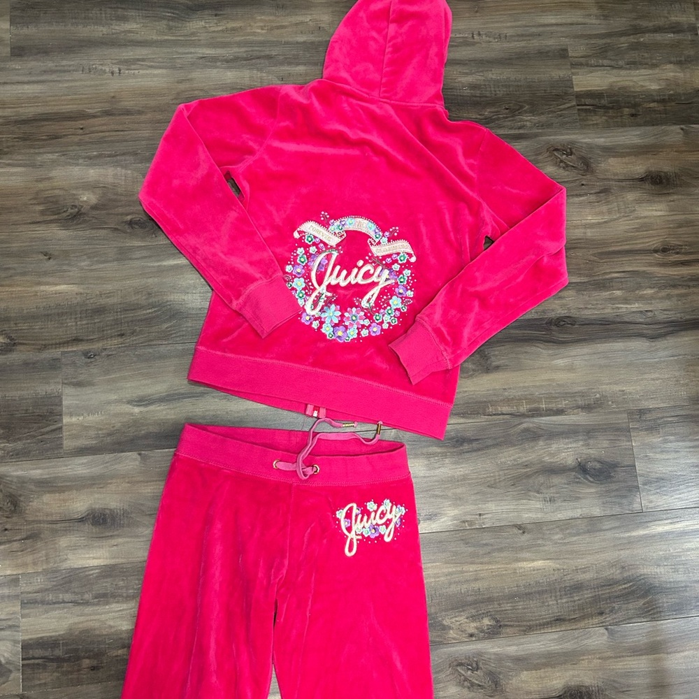 Juicy Couture Pink Velour Set - Picture 7 of 8